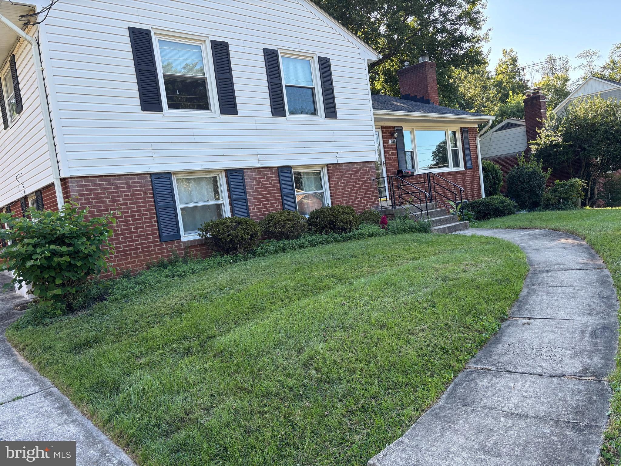 HILLSIDE MANOR - Residential Lease