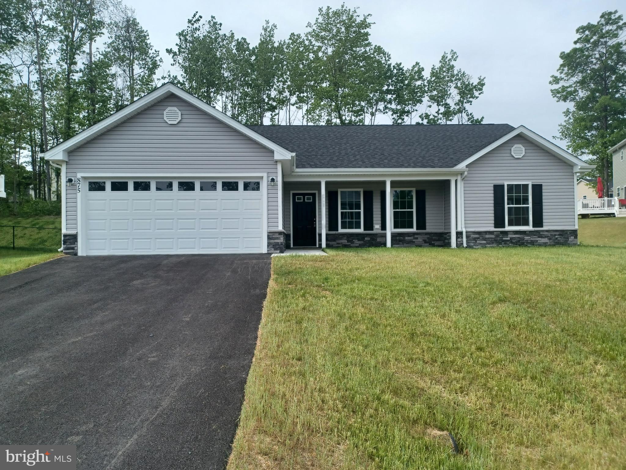 MIDDLE CREEK MANOR - Residential