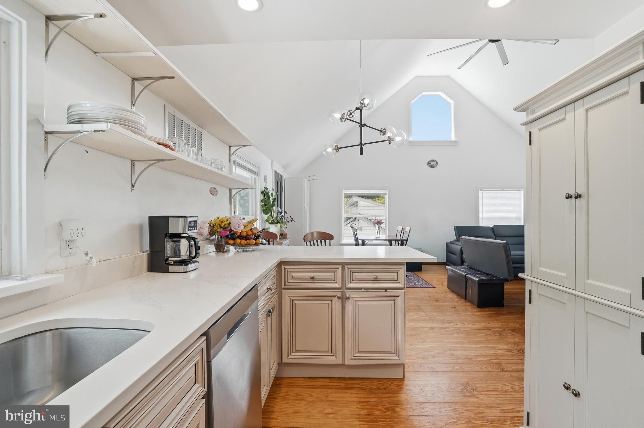 MIQUON - Residential