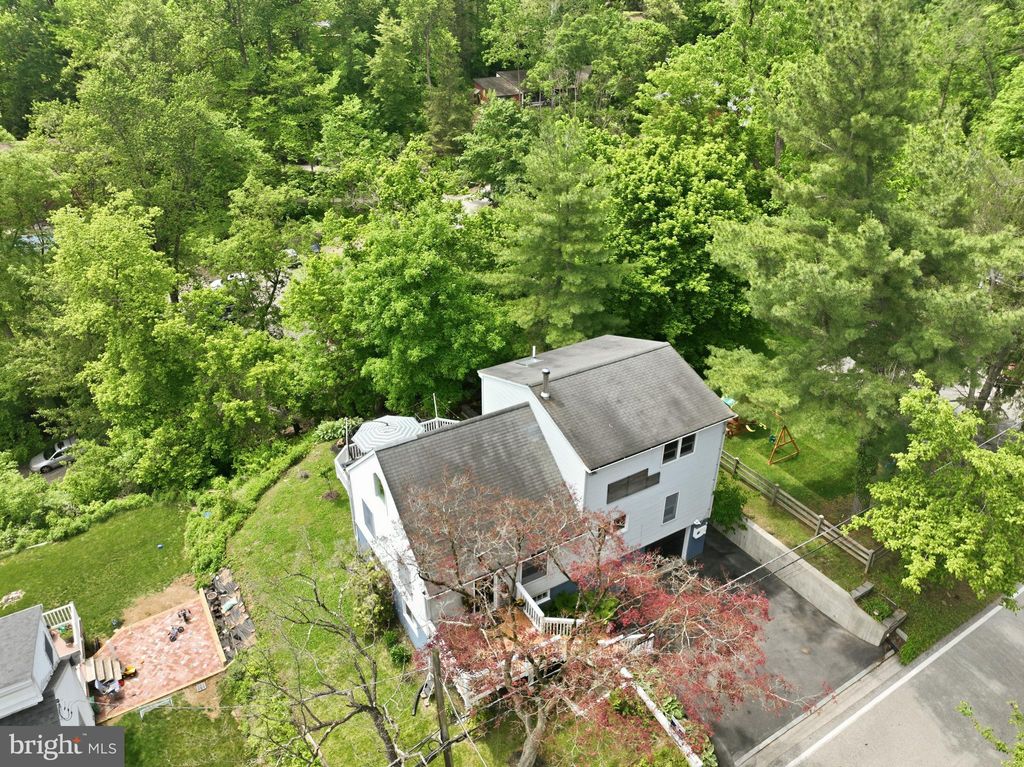Photo of 2037 Harts Lane, CONSHOHOCKEN, PA 19428 (MLS # PAMC2168158)