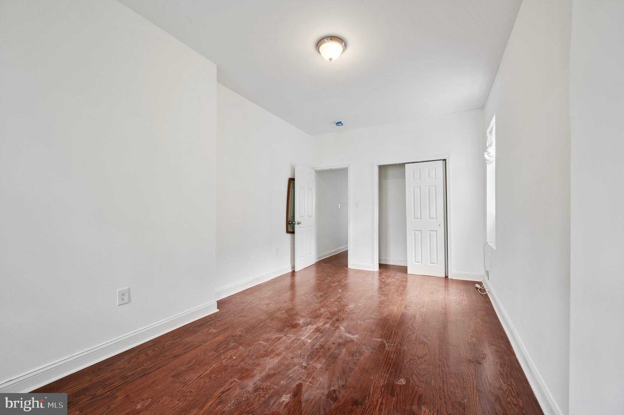 WALNUT HILL - Residential