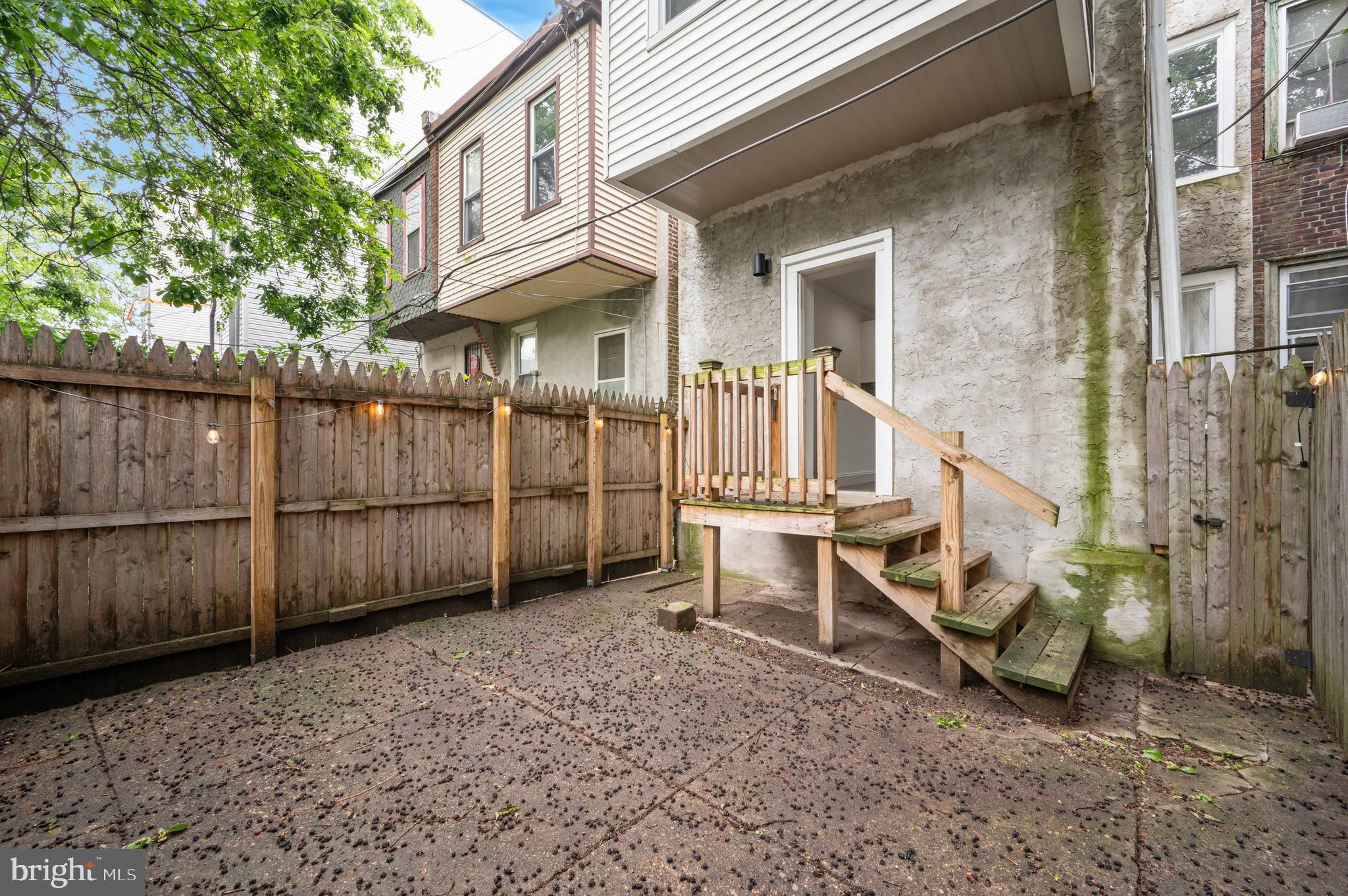 WALNUT HILL - Residential