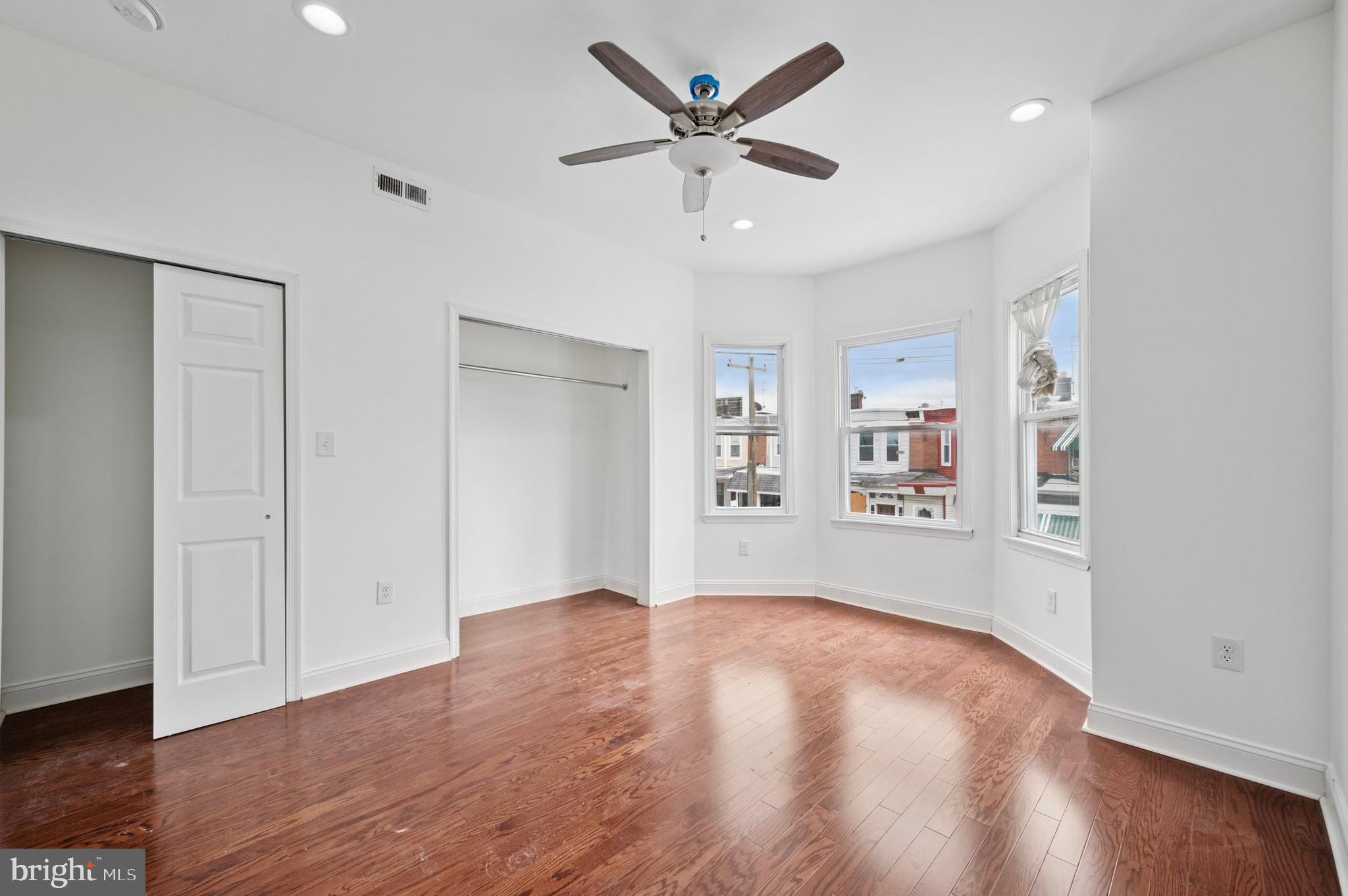 WALNUT HILL - Residential