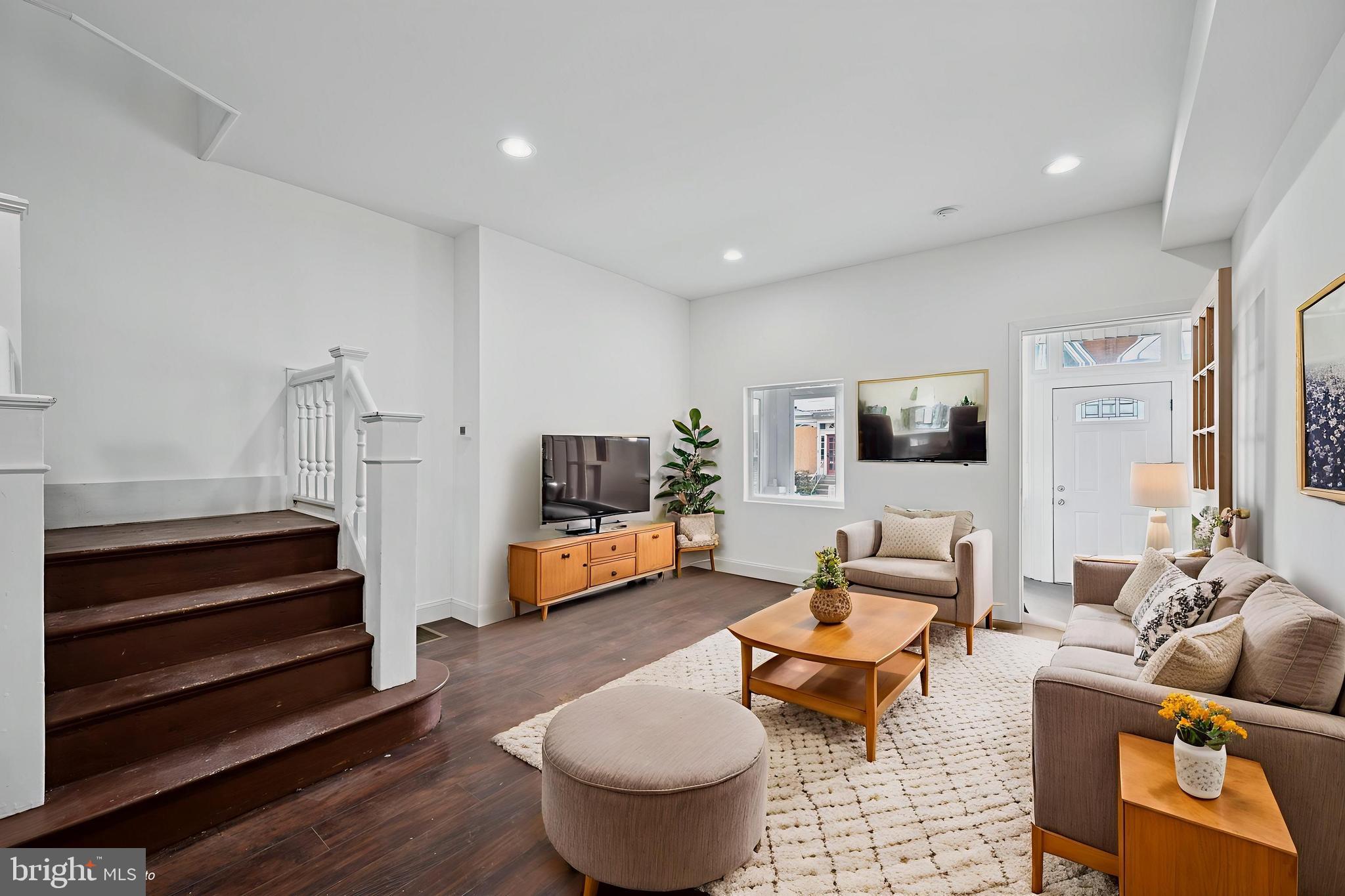 WALNUT HILL - Residential