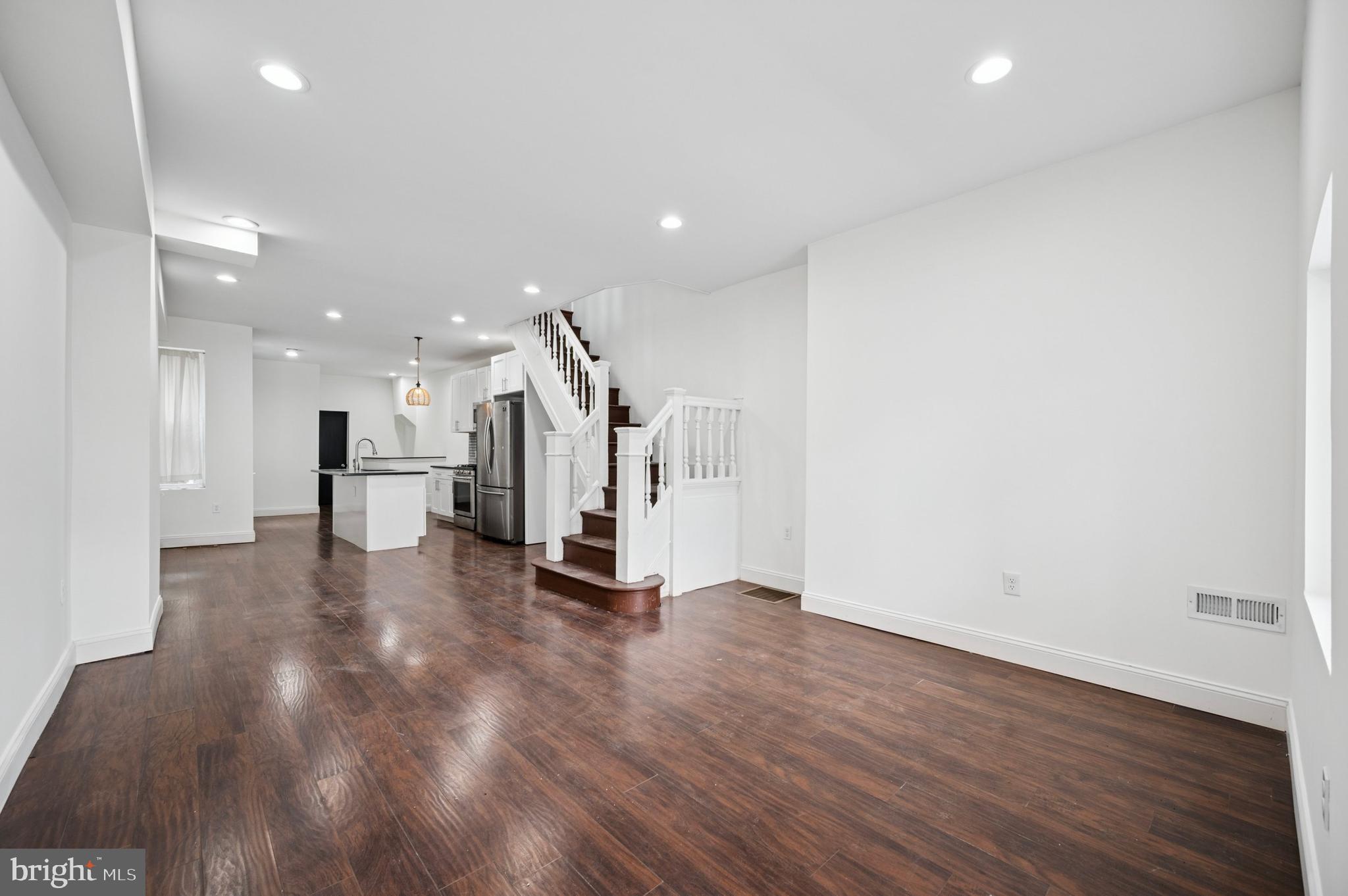 WALNUT HILL - Residential