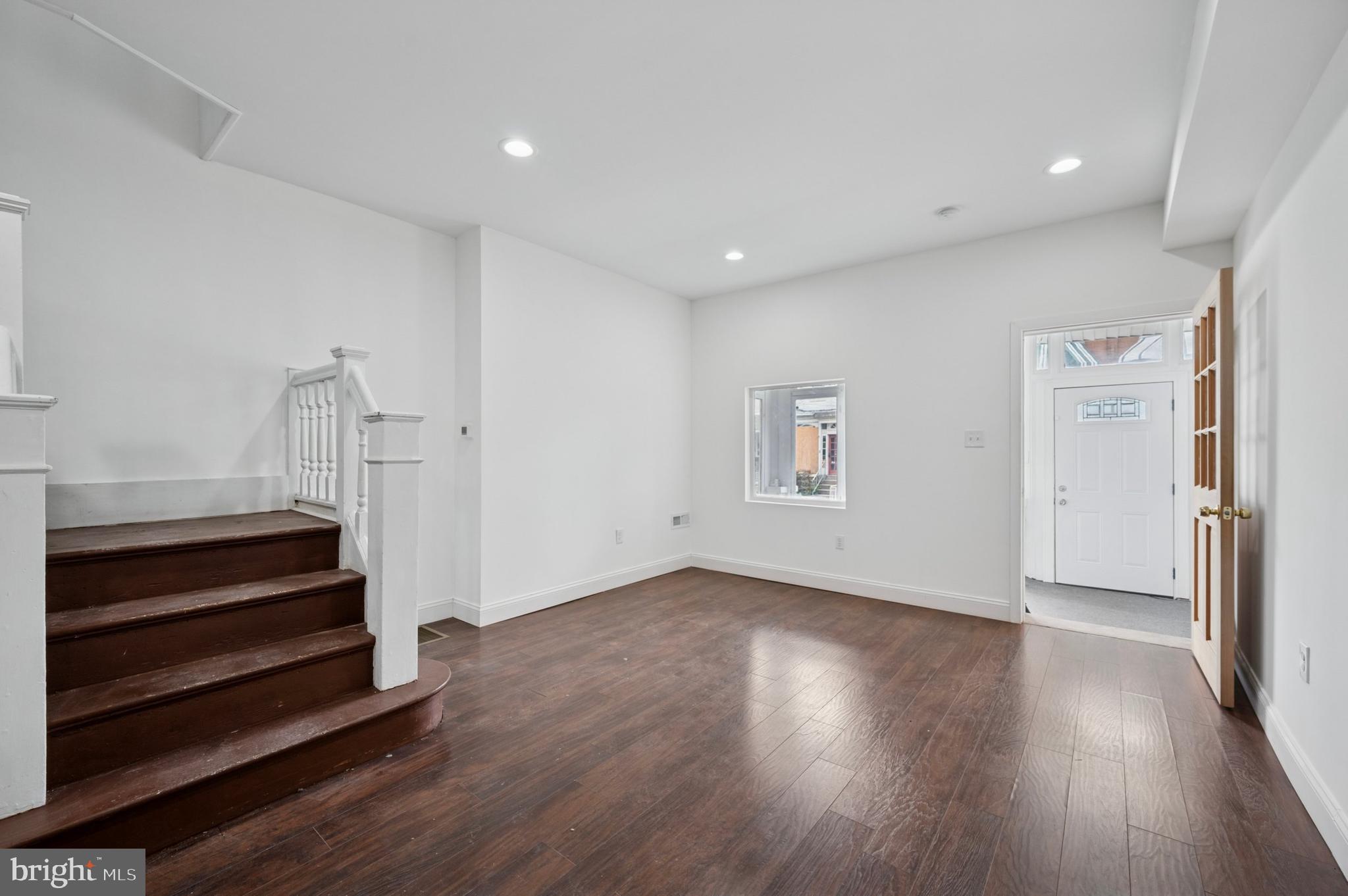 WALNUT HILL - Residential