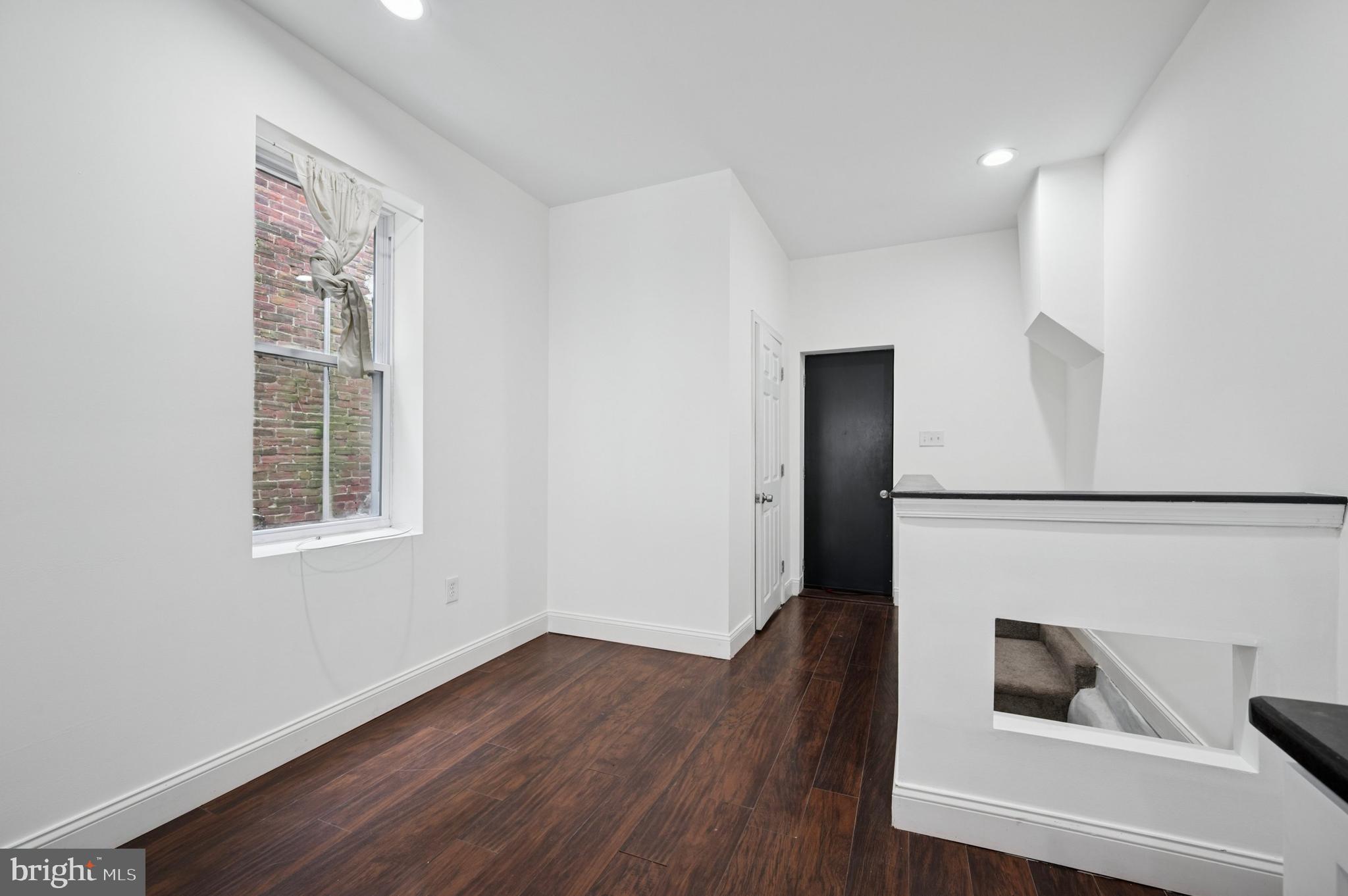 WALNUT HILL - Residential