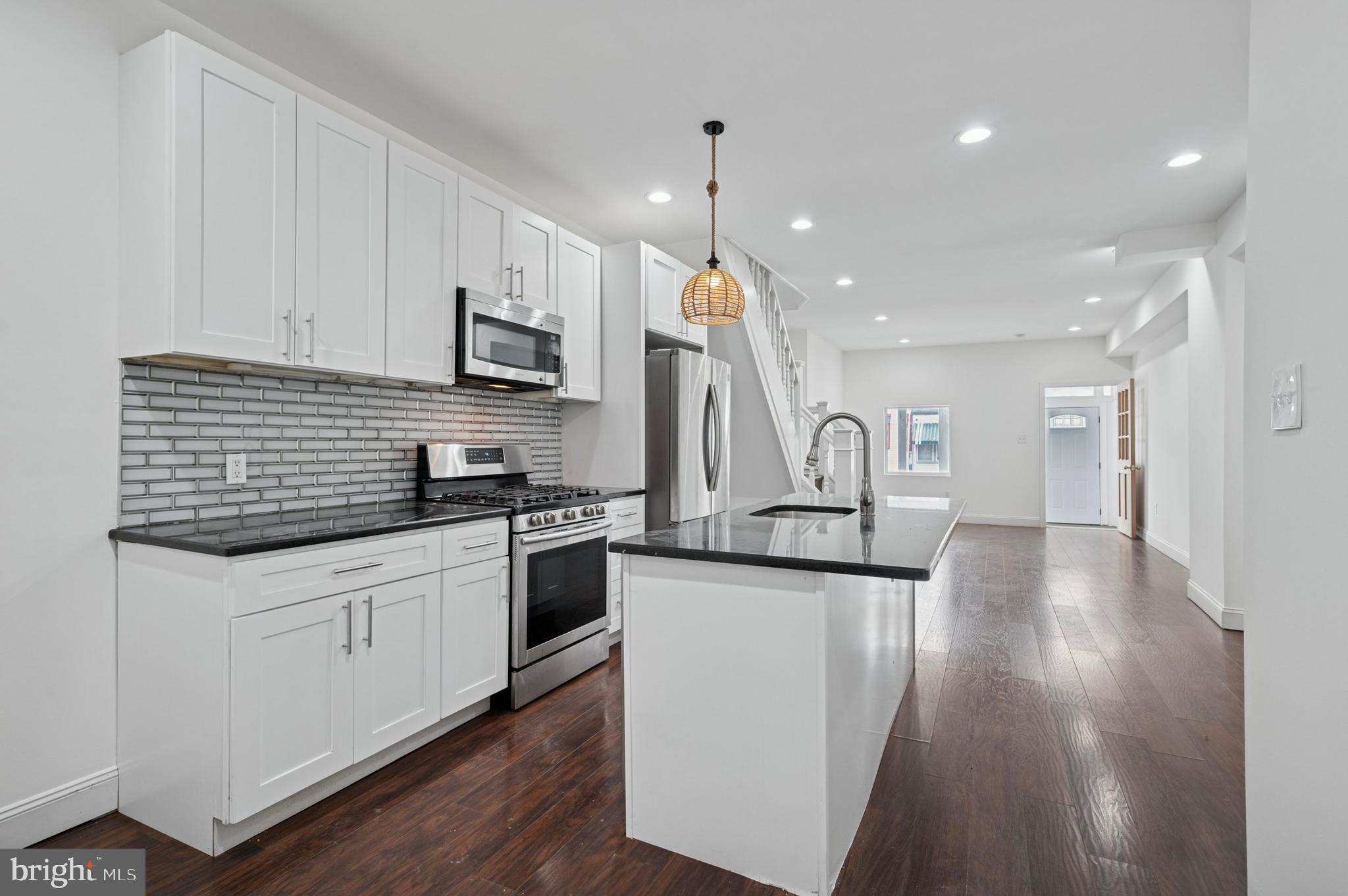 WALNUT HILL - Residential