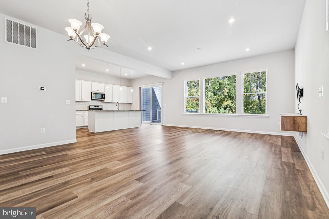 POTOMAC SHORES - Residential