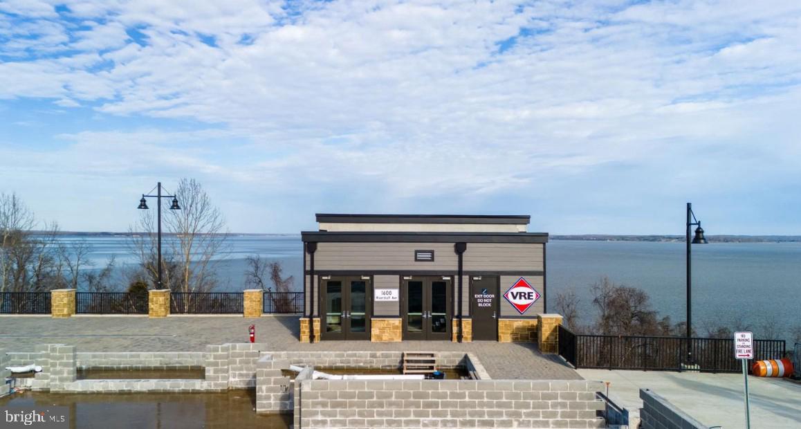 POTOMAC SHORES - Residential