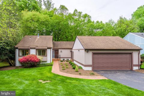 Photo of 11819 Blue Spruce Road, RESTON, VA 20191 (MLS # VAFX2299820)