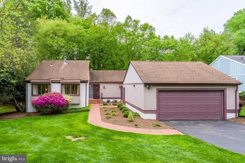 Photo of 11819 Blue Spruce Road, RESTON, VA 20191 (MLS # VAFX2299820)