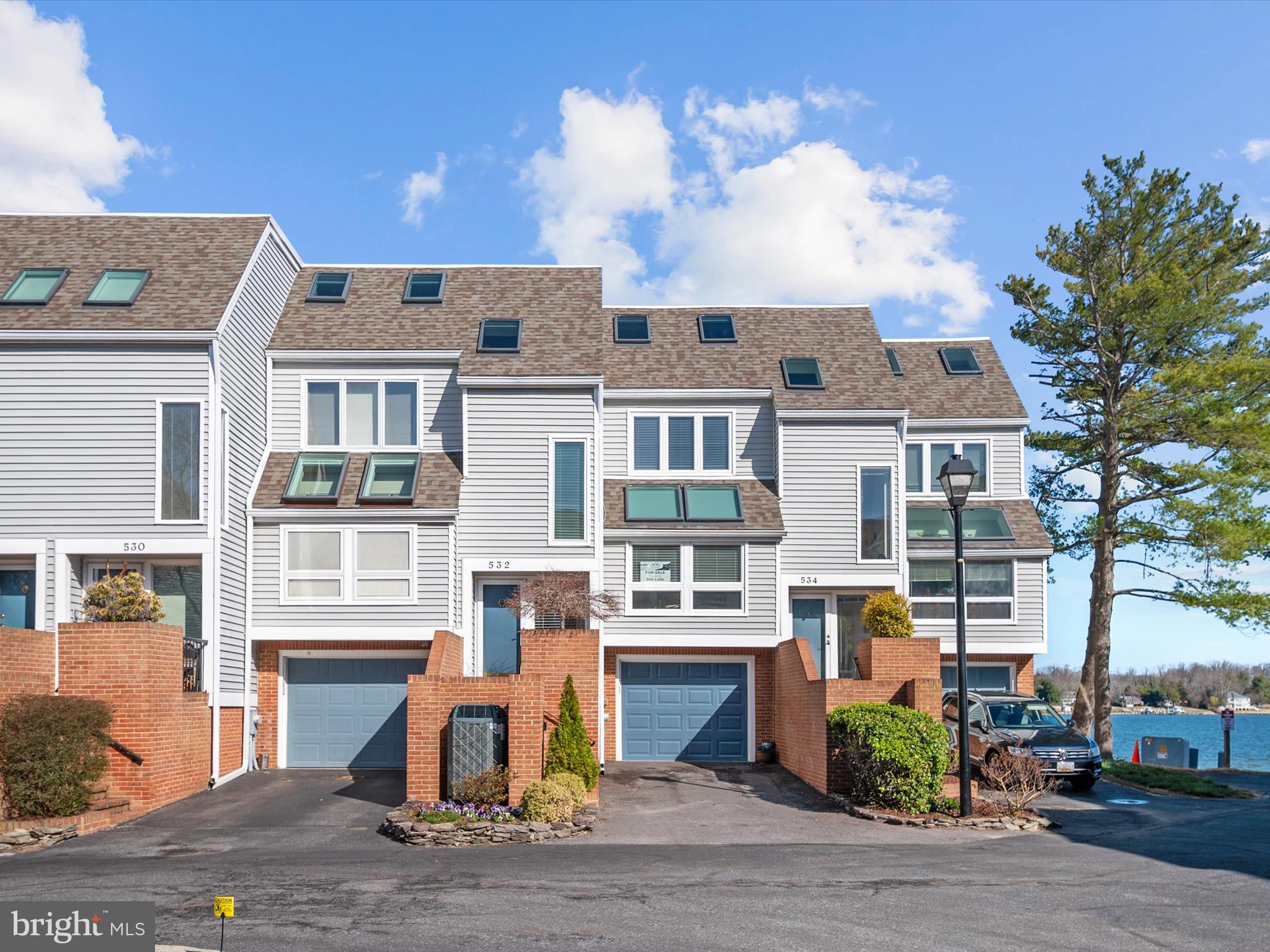 532 MOORINGS CIRCLE