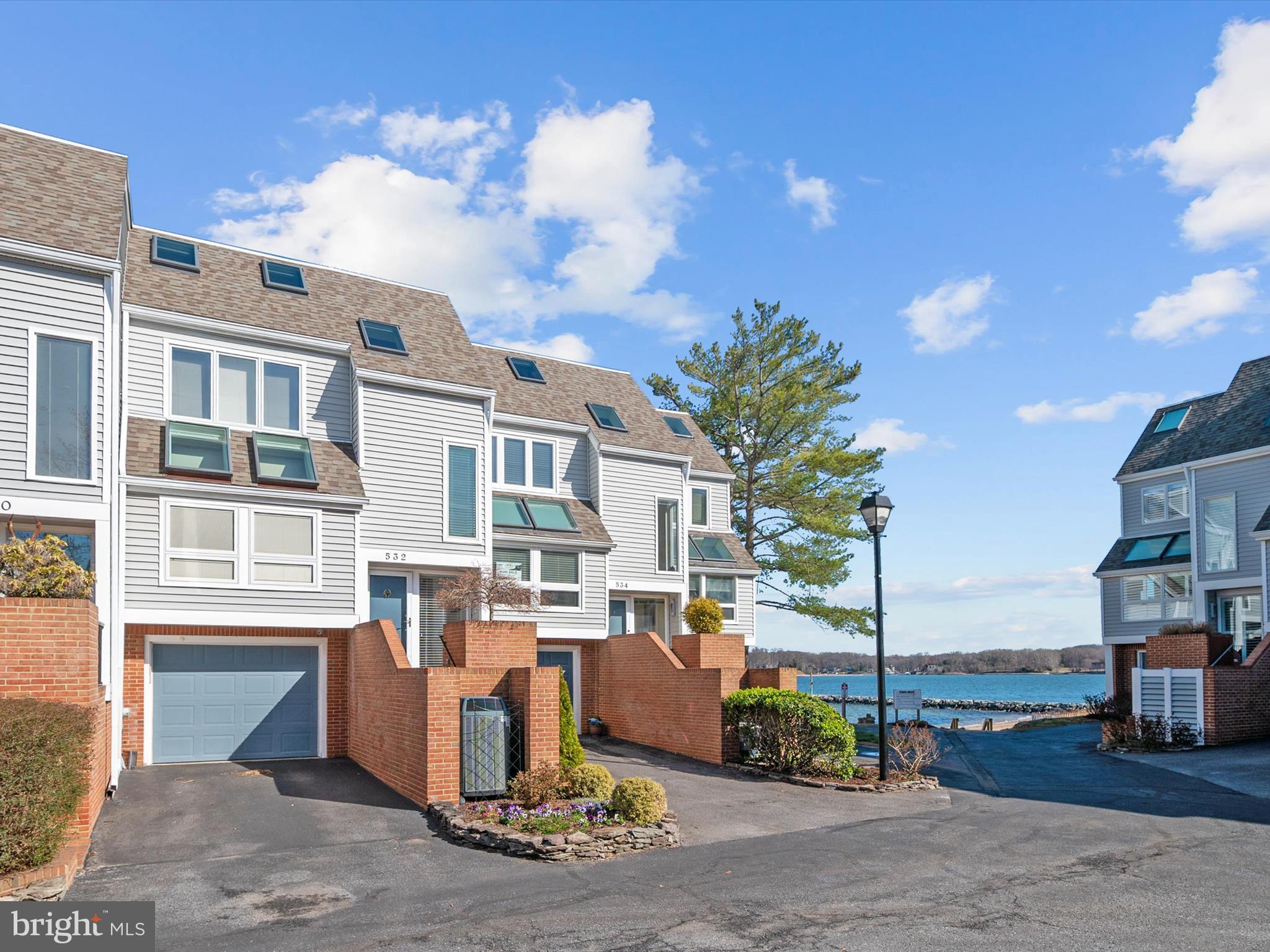532 MOORINGS CIRCLE