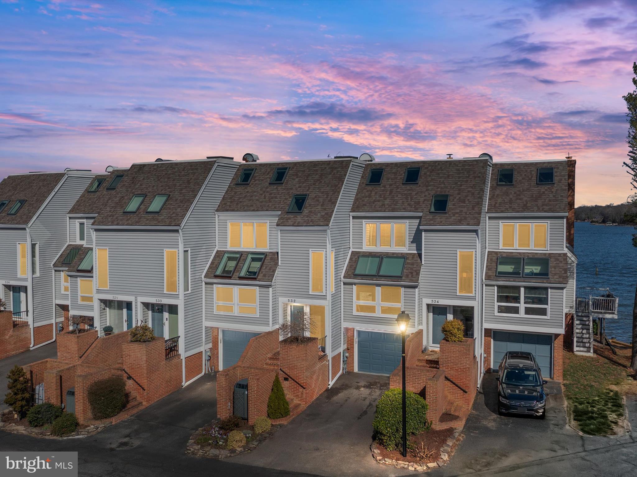 532 MOORINGS CIRCLE