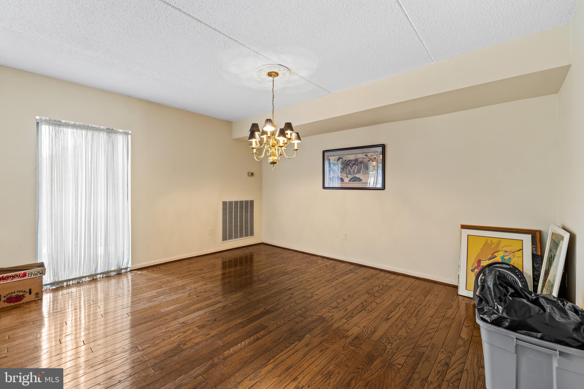 ANNEN WOODS - Residential