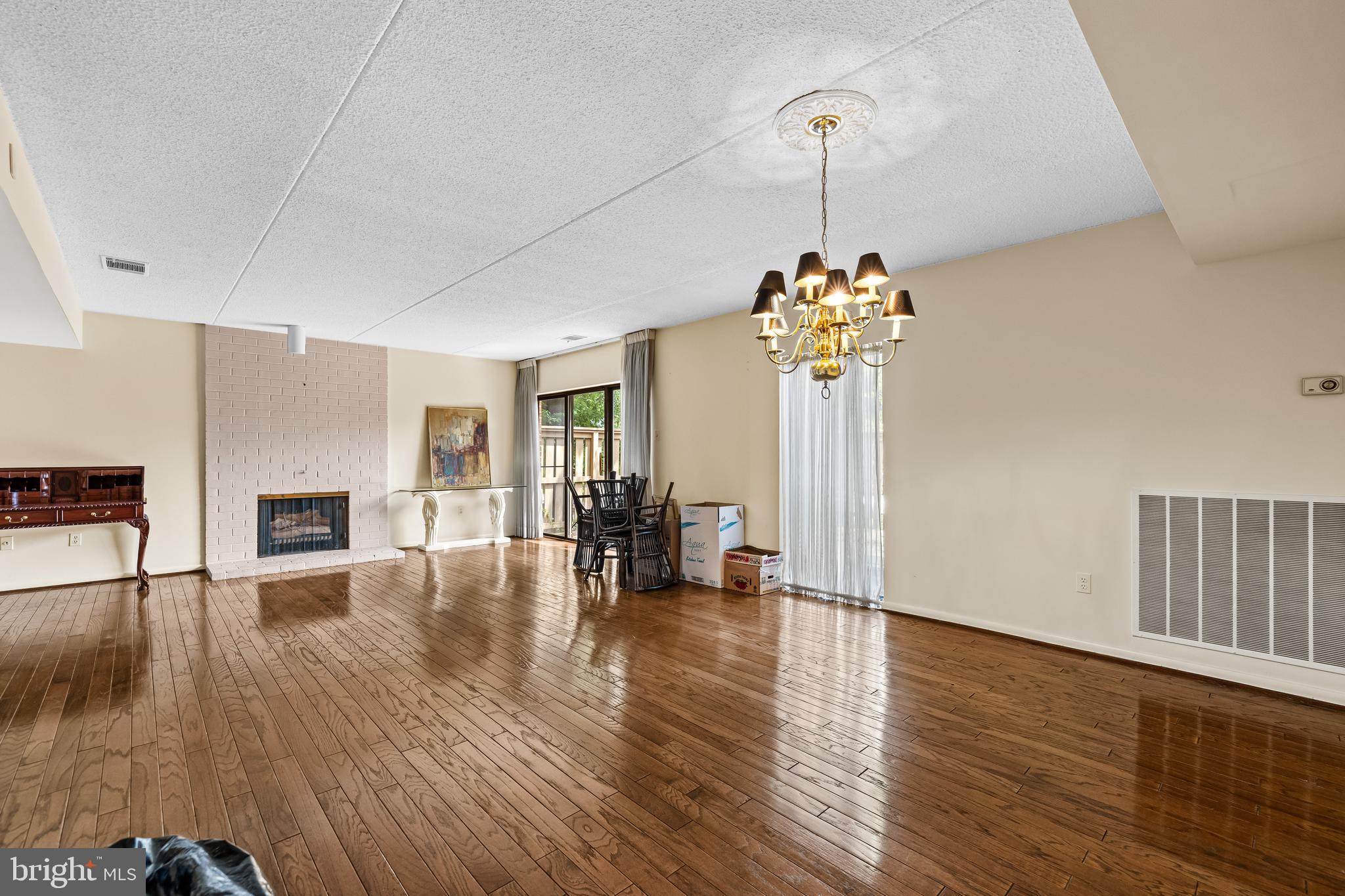 ANNEN WOODS - Residential