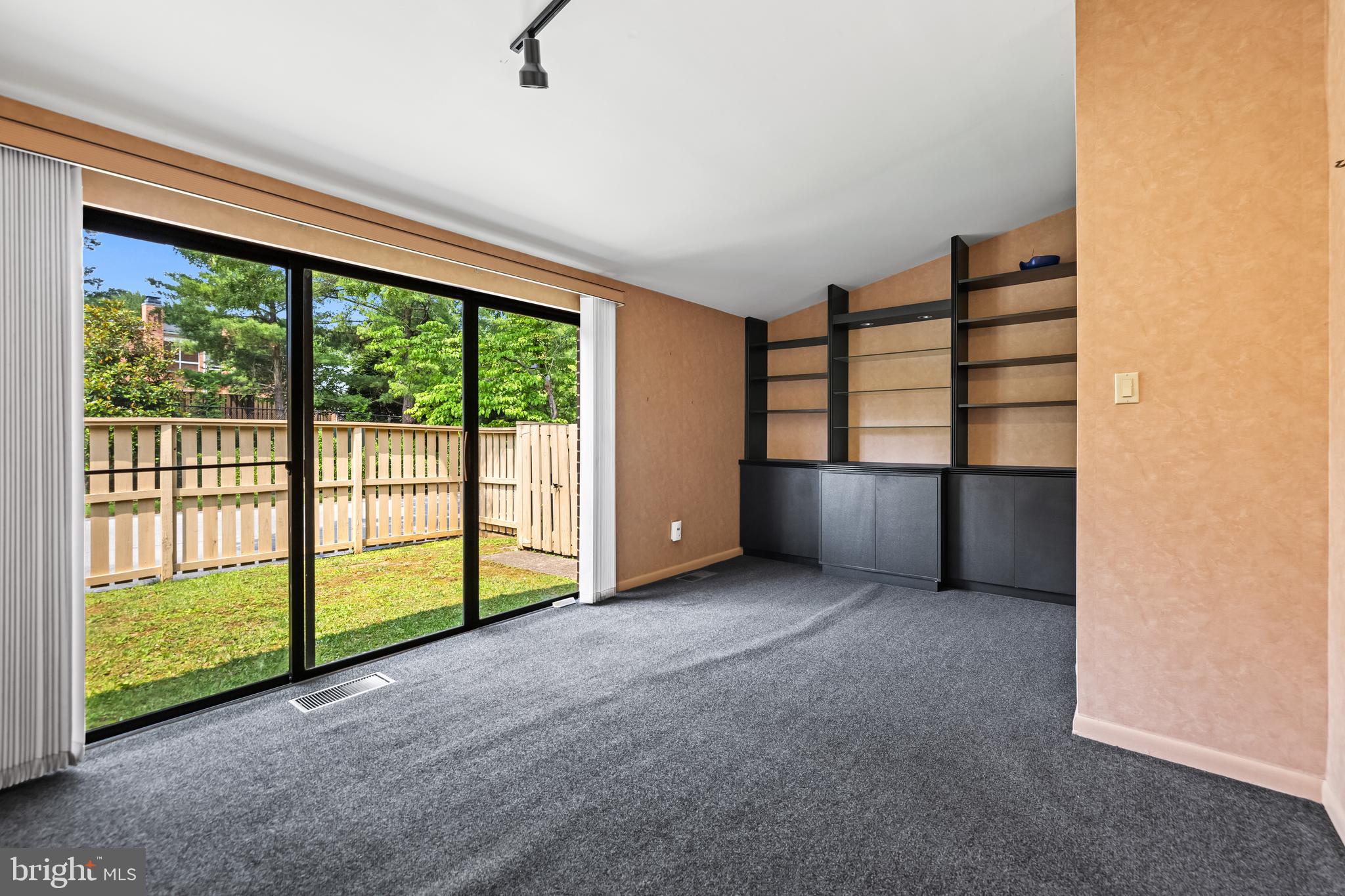 ANNEN WOODS - Residential