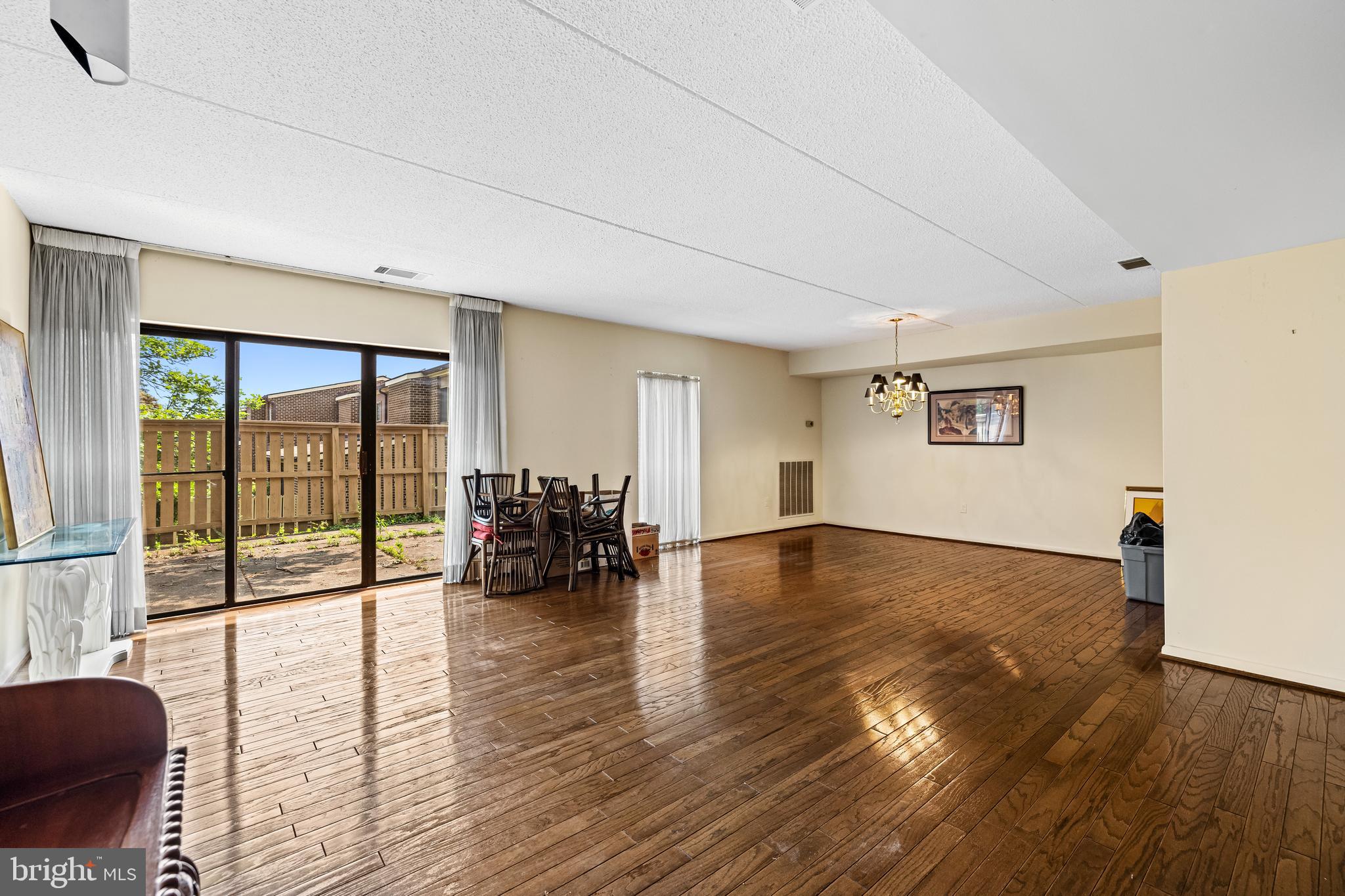 ANNEN WOODS - Residential