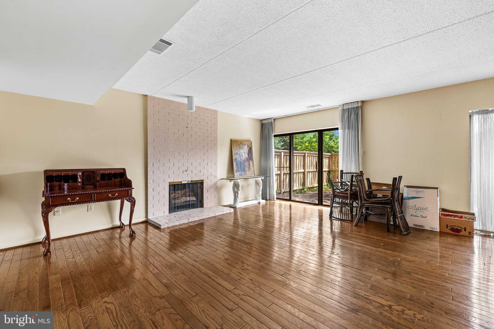 ANNEN WOODS - Residential