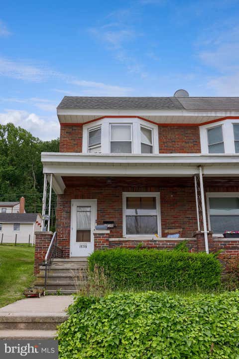 Townhouse For Sale - 1538 Fairview Street<br/> READING, PA 19606