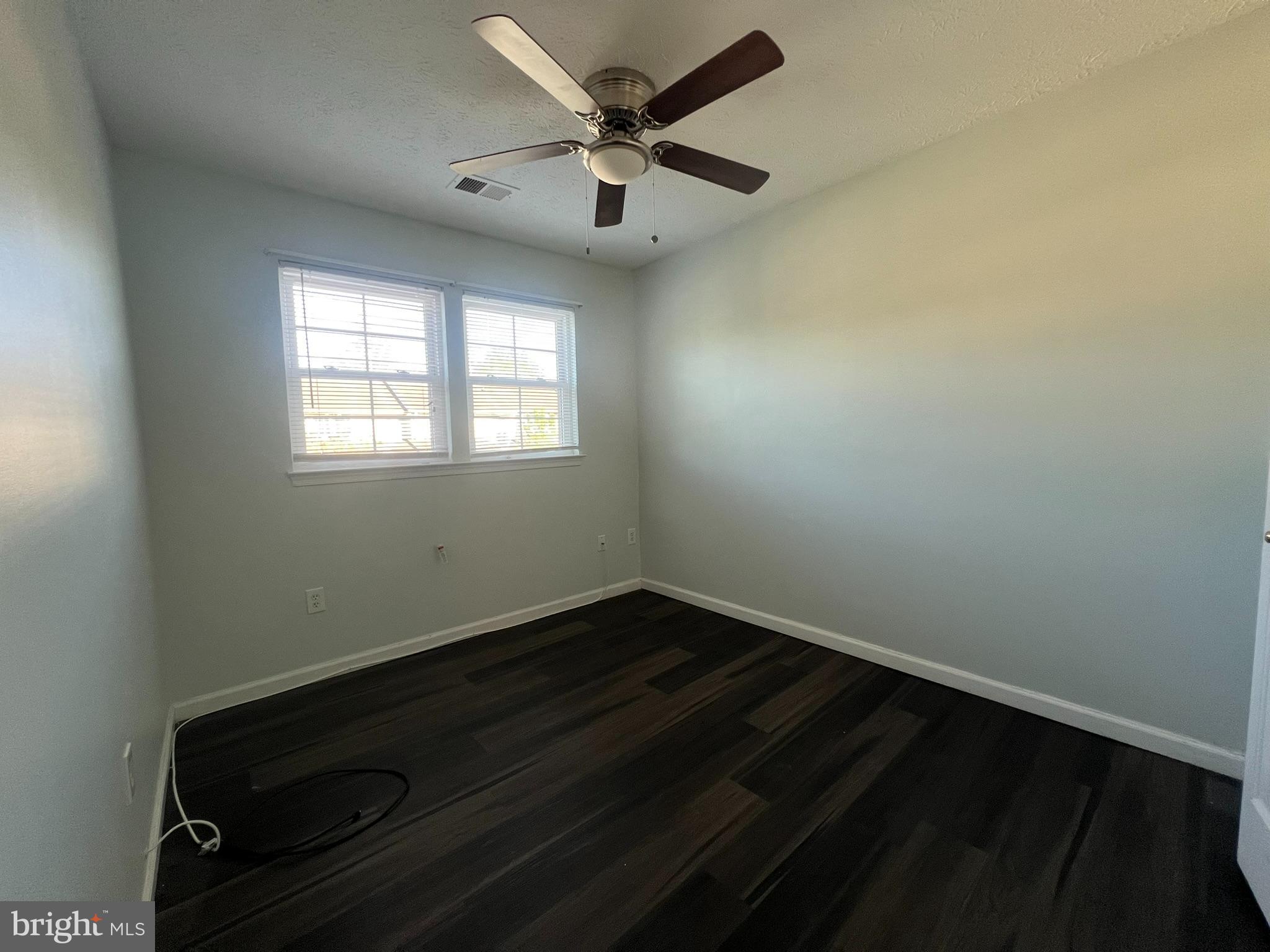 SEVEN OAKS - Residential Lease