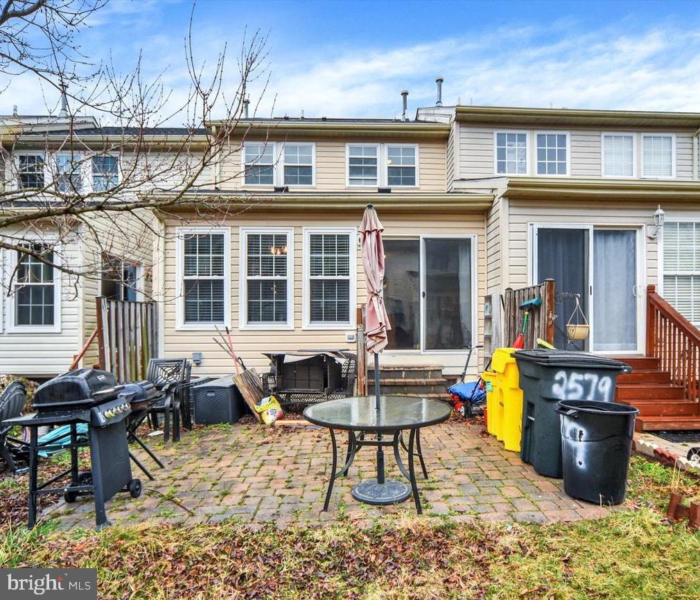 SEVEN OAKS - Residential Lease