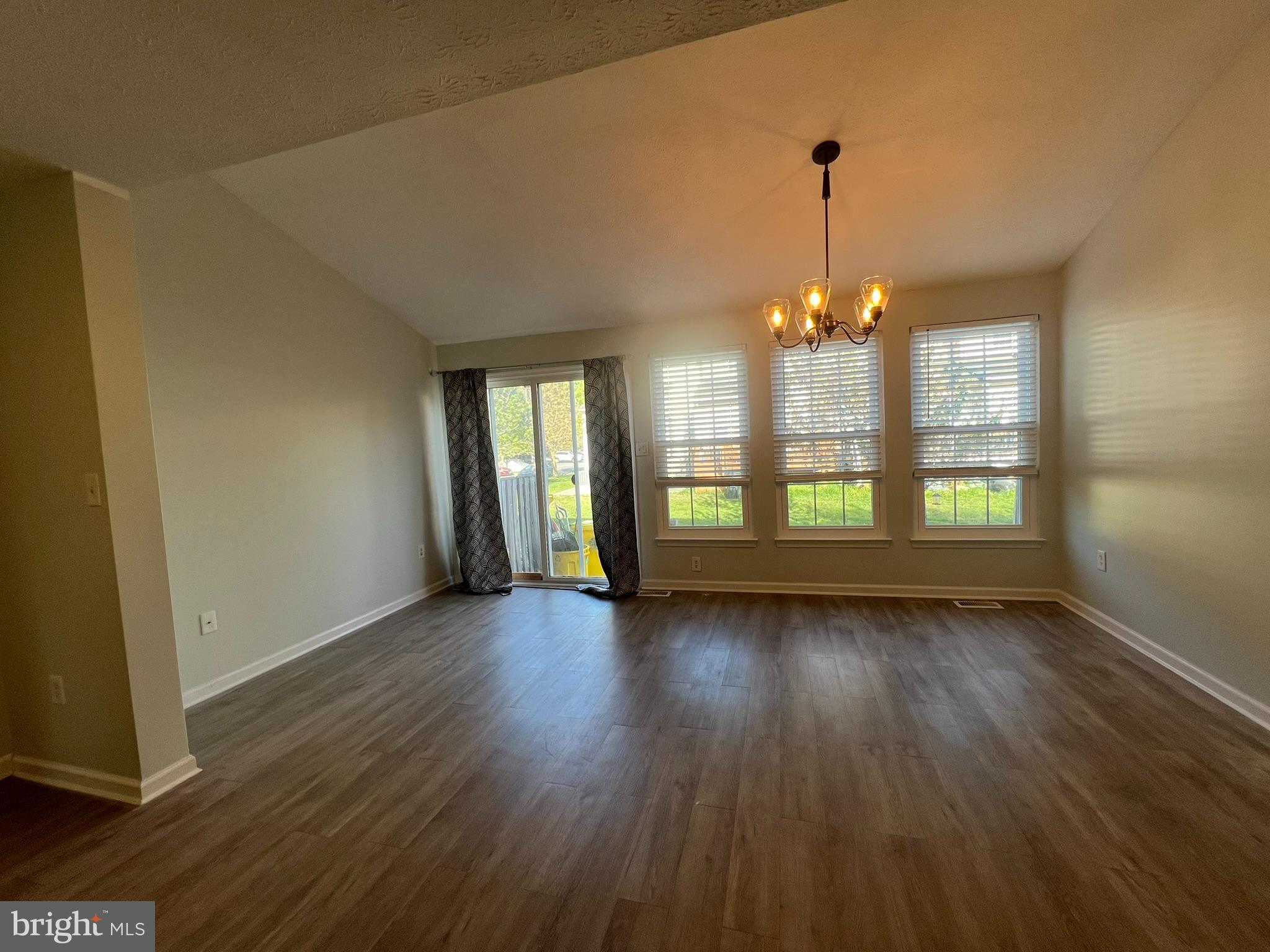 SEVEN OAKS - Residential Lease