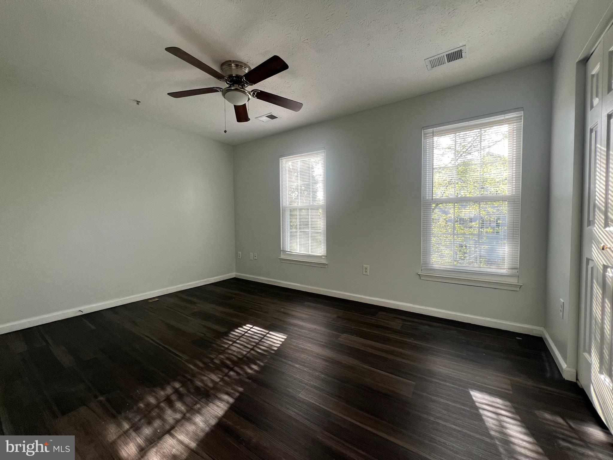 SEVEN OAKS - Residential Lease