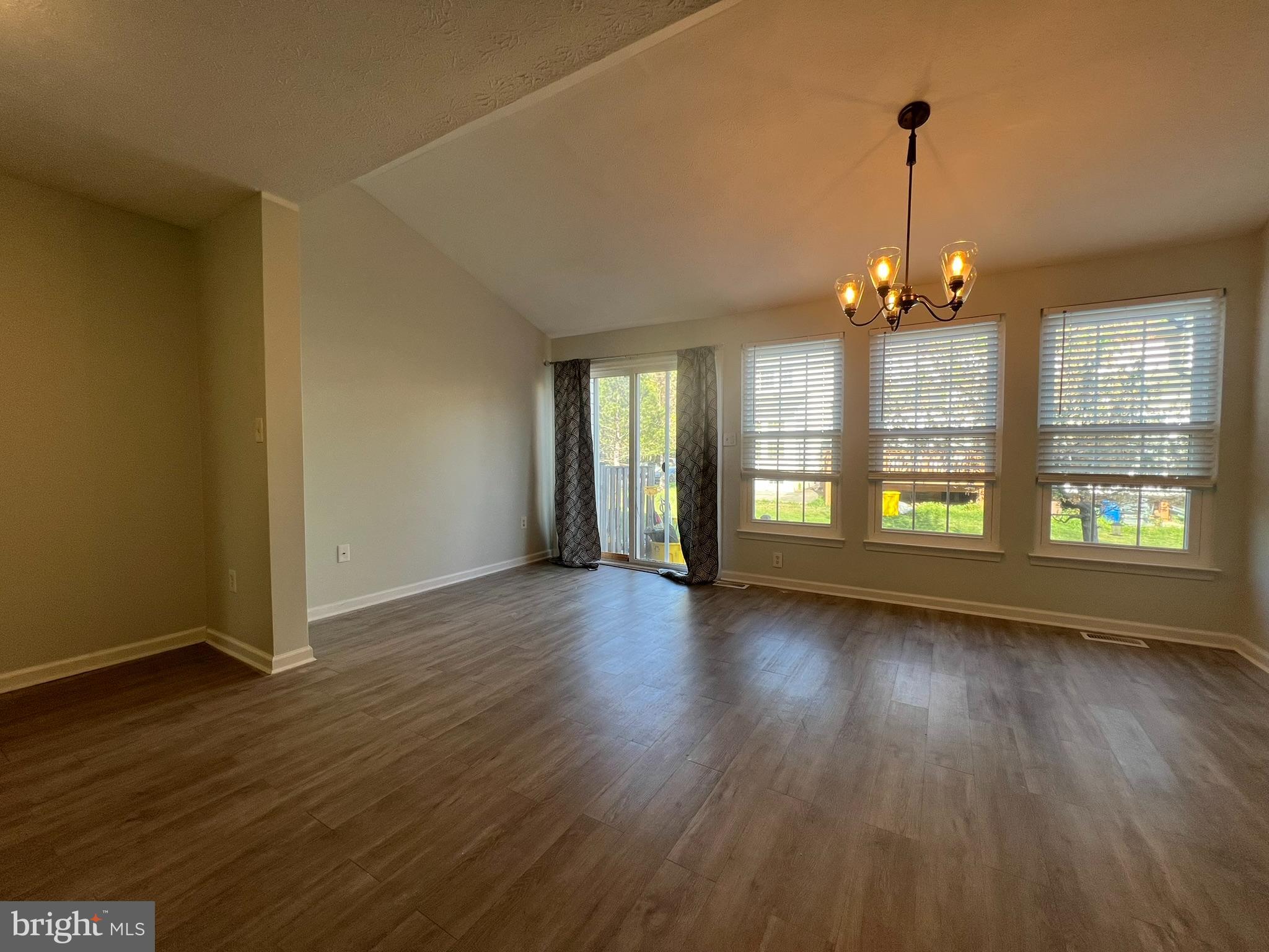 SEVEN OAKS - Residential Lease