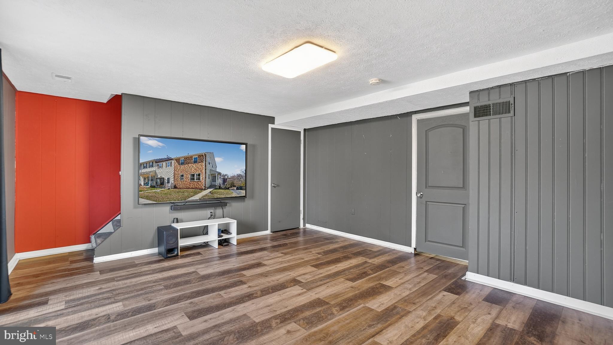 VILLAGE OF OLDE MILL - Residential