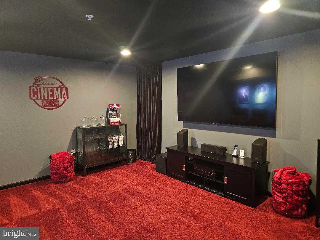 OAK CREEK CLUB - Residential