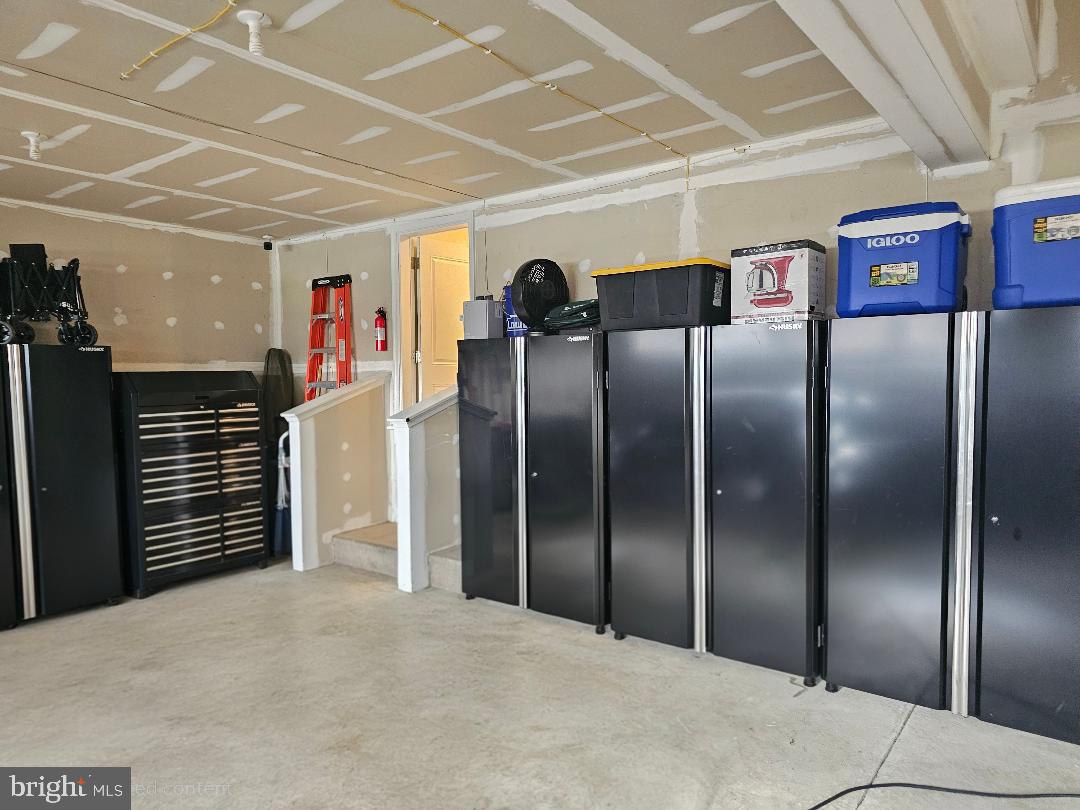 OAK CREEK CLUB - Residential