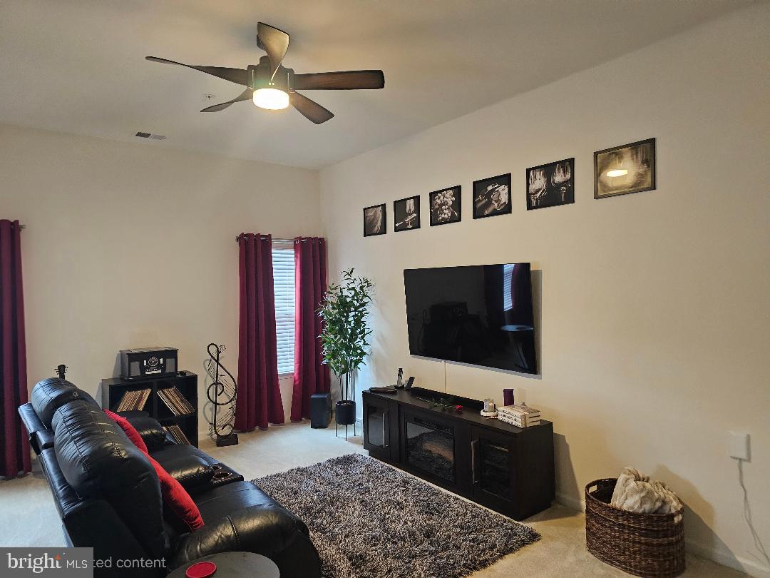 OAK CREEK CLUB - Residential