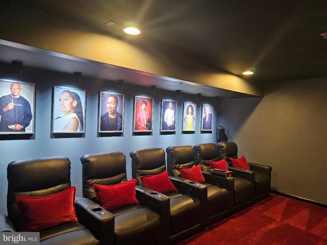 OAK CREEK CLUB - Residential