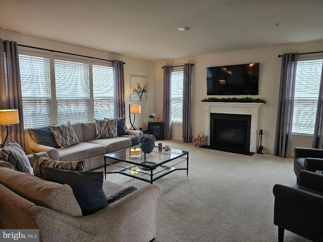 OAK CREEK CLUB - Residential