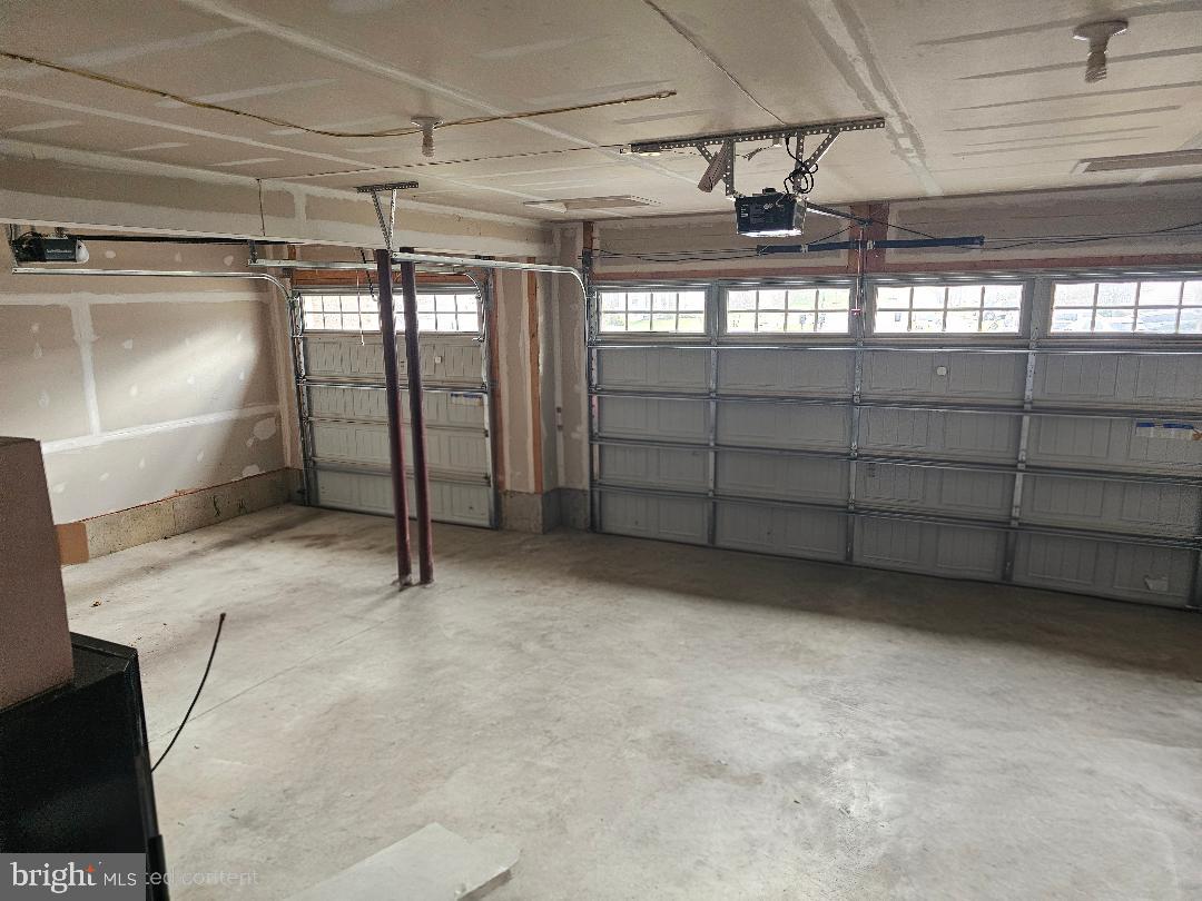 OAK CREEK CLUB - Residential