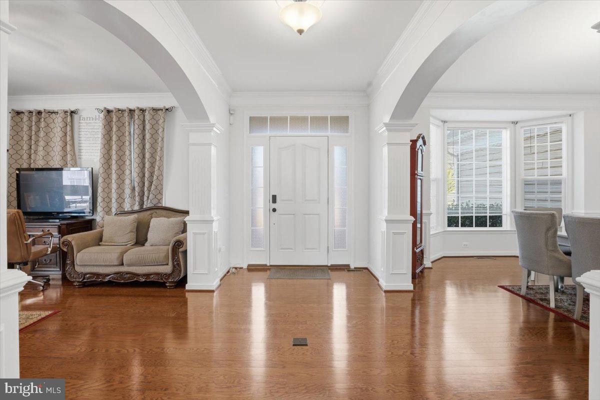 AUGUSTINE AT THE GLENS - Residential