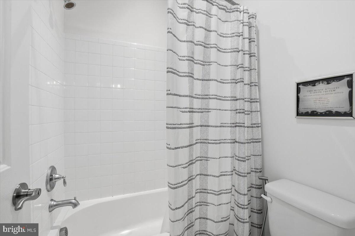 AUGUSTINE AT THE GLENS - Residential