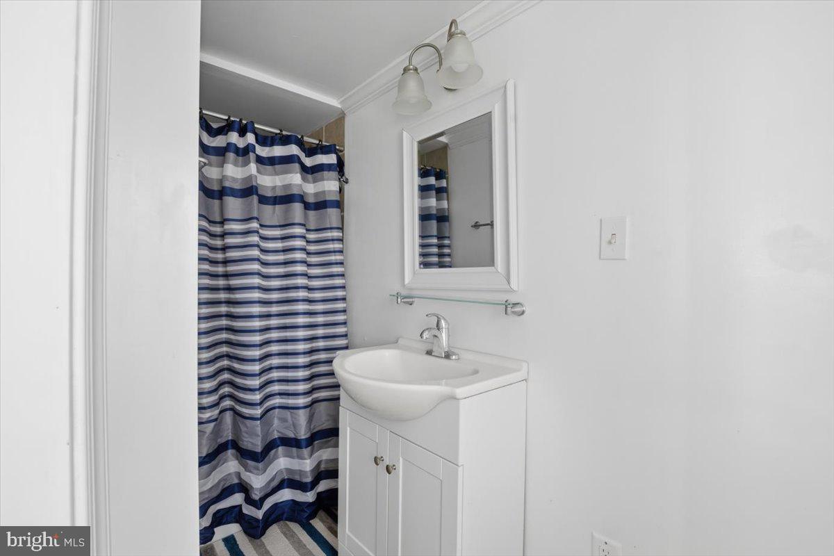 AUGUSTINE AT THE GLENS - Residential