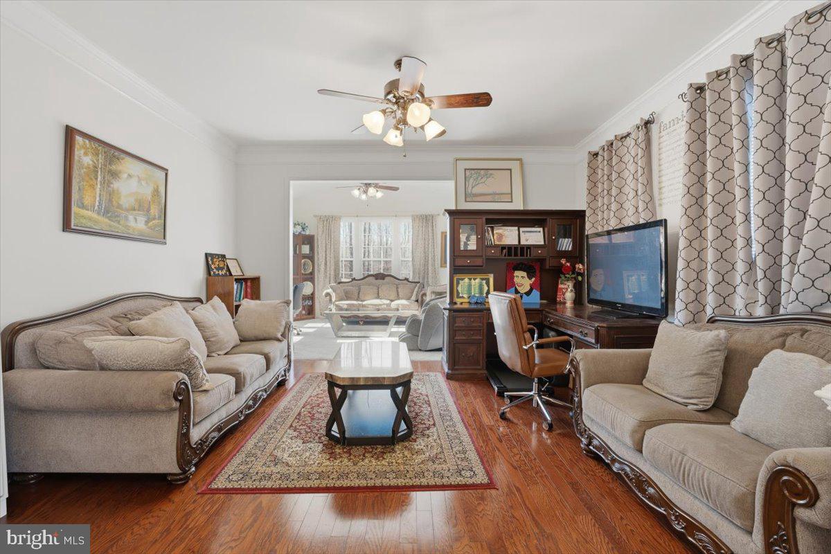 AUGUSTINE AT THE GLENS - Residential