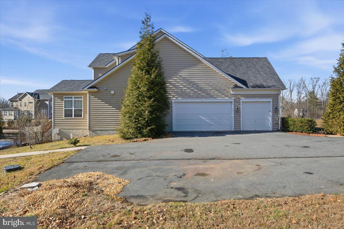 AUGUSTINE AT THE GLENS - Residential