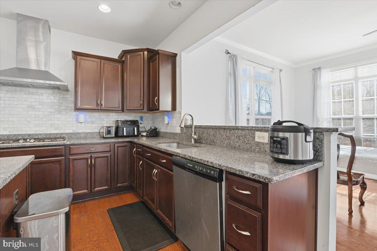 AUGUSTINE AT THE GLENS - Residential