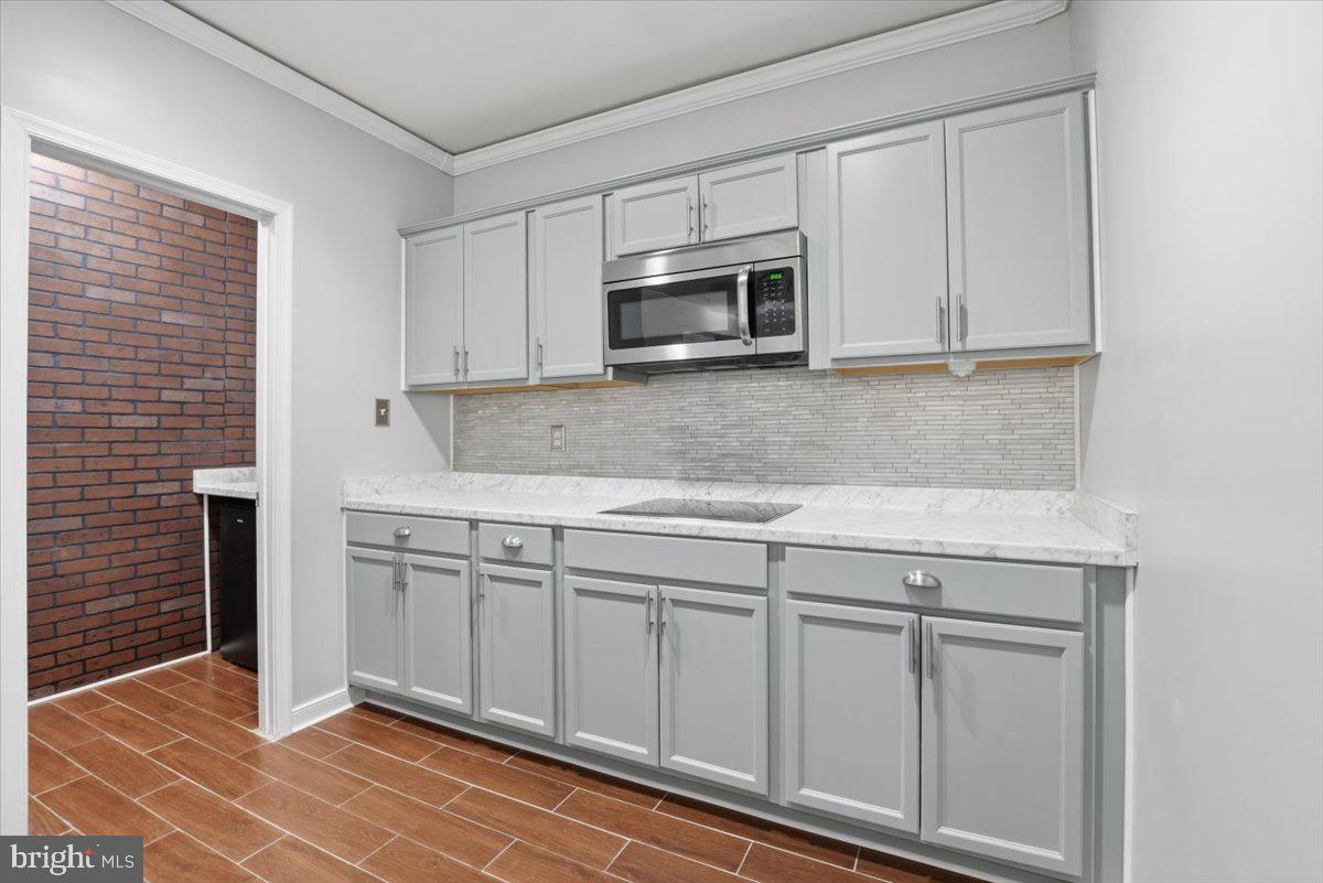 AUGUSTINE AT THE GLENS - Residential