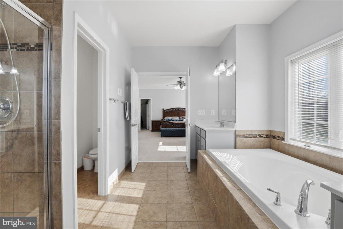 AUGUSTINE AT THE GLENS - Residential