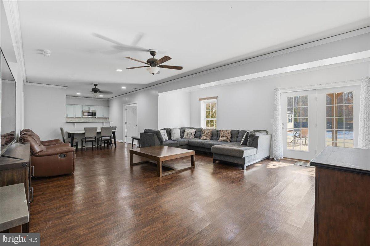 AUGUSTINE AT THE GLENS - Residential