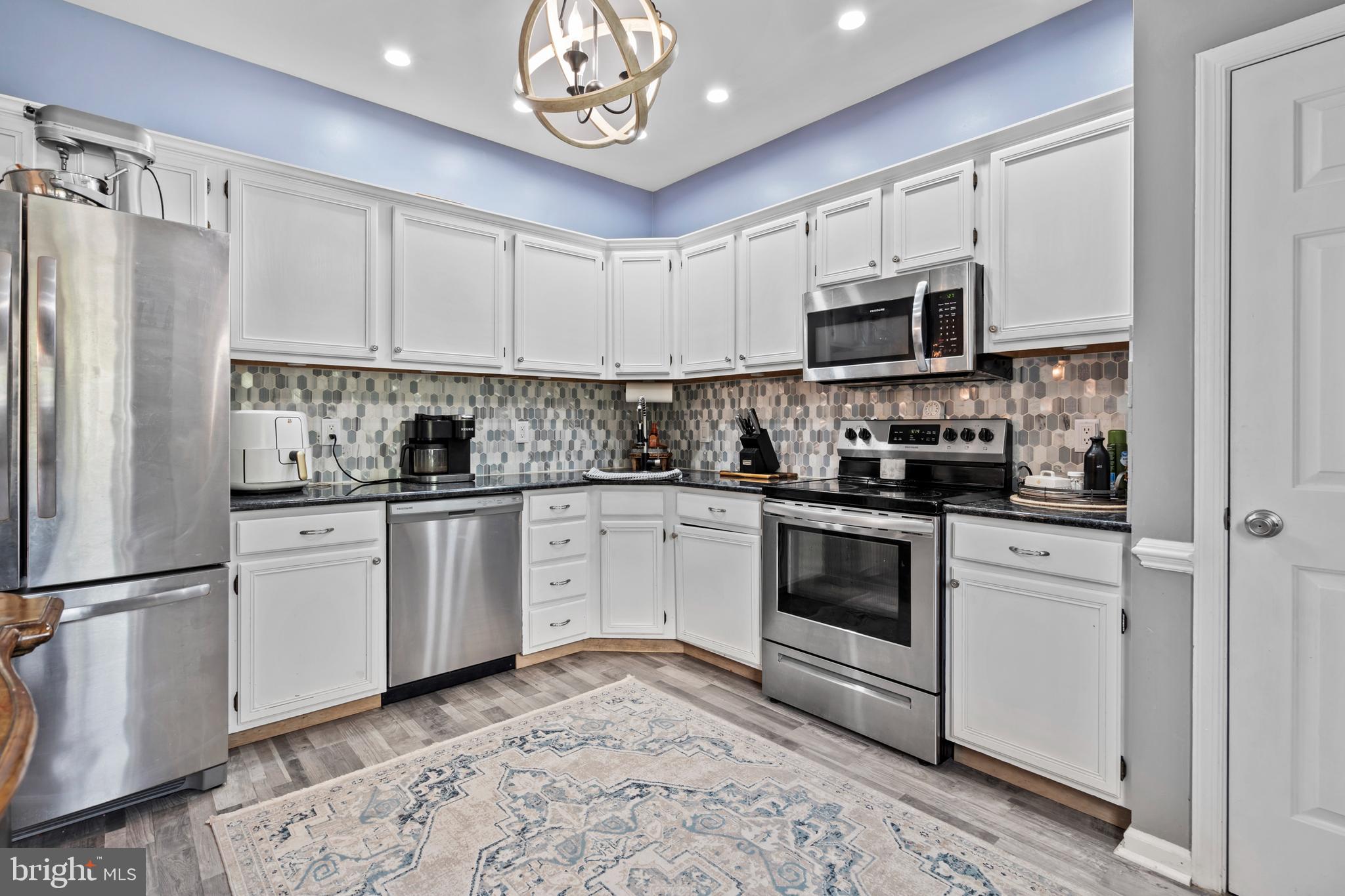 WALNUT BANK FARMS - Residential