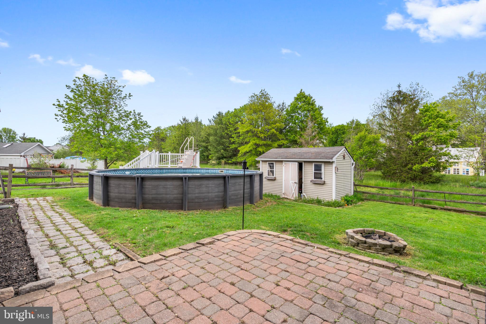 WALNUT BANK FARMS - Residential