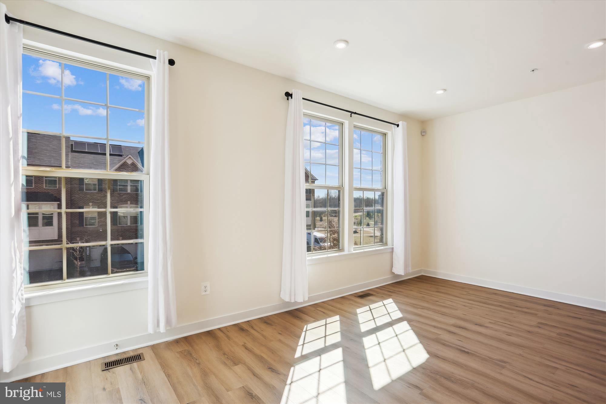 NORBOURNE PARK - Residential