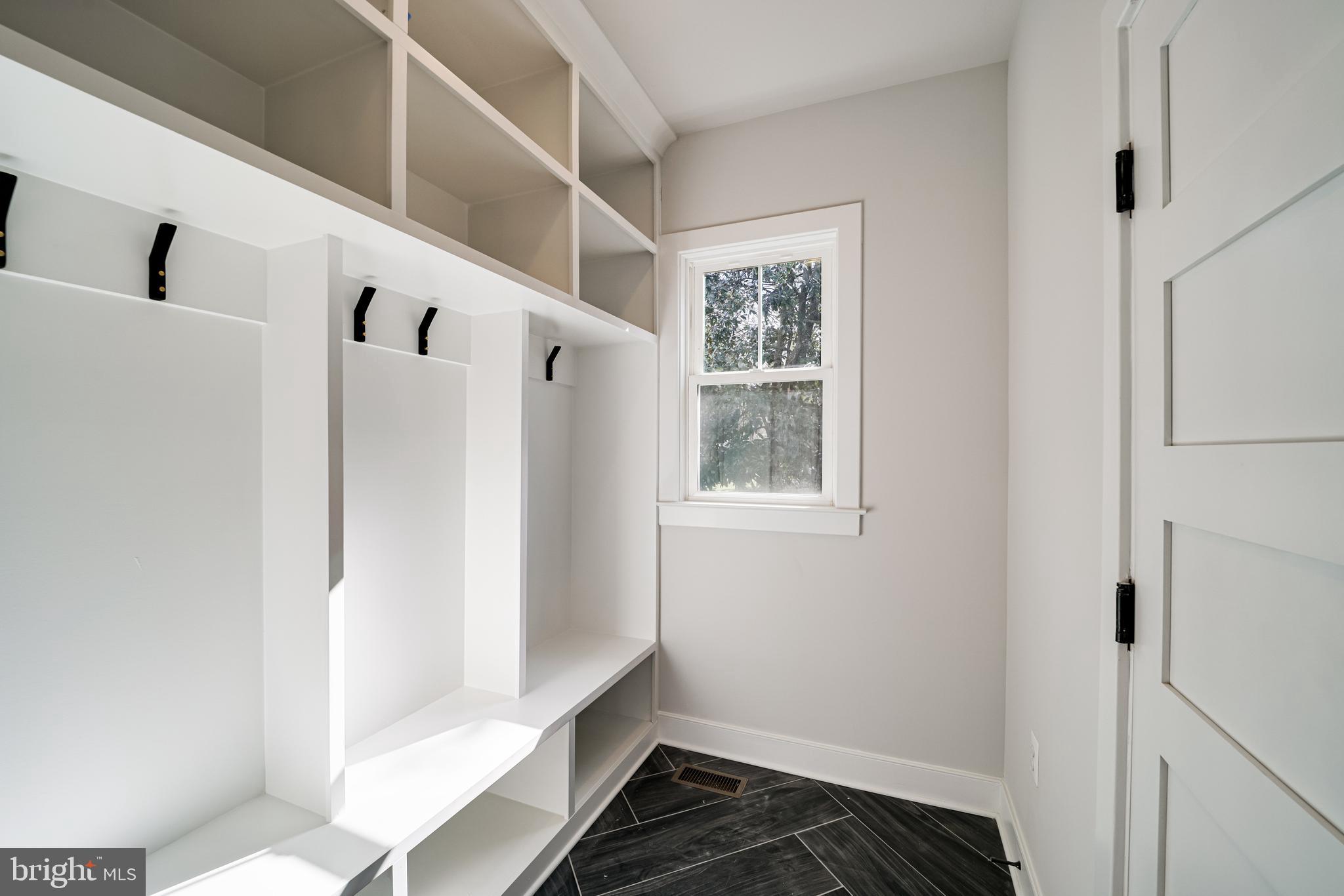 COLLINGWOOD MANOR - Residential